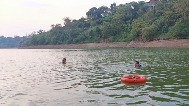 2 Pelajar SMAN 1 Barru Tenggelam di Permandian Sungai Rumpiae Tenete Riaja