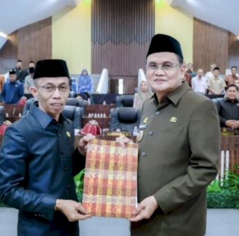 Bupati Suardi Saleh Hadiri Rapat Paripurna DPRD Barru soal KUA dan PPAS APBD 2025