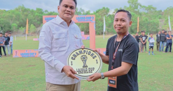 Bupati Suardi Saleh Hadiri Pembukaan Turnamen Mini Soccer Lajulo