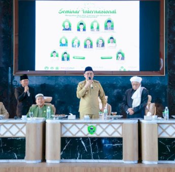 Bupati Barru Suardi Saleh diberi Gelar Dr.HC di Seminar Internasional