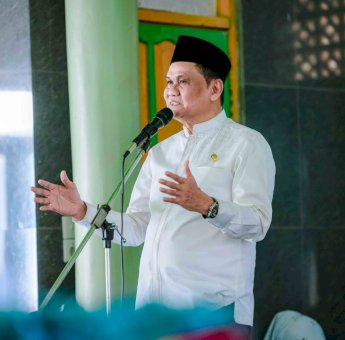 Bupati Barru Suardi Saleh-Dokter Ulfah Hadiri Silaturahmi dan Pengajian Majelis Taklim Desa Libureng