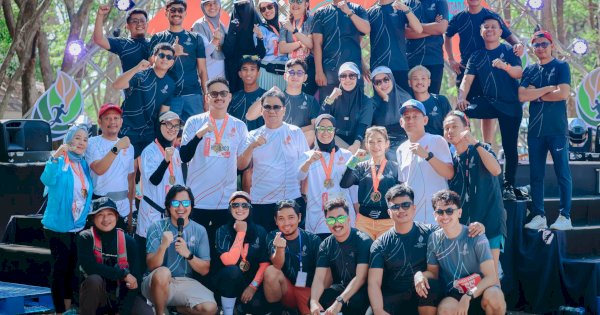 Bupati Barru Suardi Saleh Didampigi Ketua TP PKK Kabupaten Barru, Dokter Ulfah Nurul Huda Hadiri Run To Berru 2024