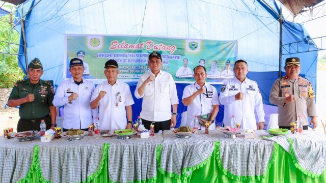 Bupati Barru Dr. (H.C) Ir. H. Suardi Saleh, M.Si bersama Staf Ahli Menteri Pertanian Prof.Dr.Ir. Yusran, M.Si