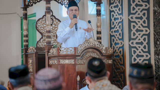 Bupati Barru Dr. (H.C) Ir. H. Suardi Saleh, M.Si hadiri Peringatan Maulid Nabi Muhammad SAW