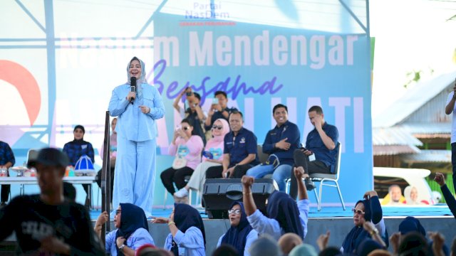 Fatmawati Berbaur Tanpa Sekat dengan Ribuan Warga Parepare.