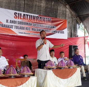 Ratusan Warga Malangke Lutra Sambut Kunjungan Andi Sudirman Sulaiman