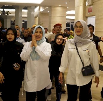 Andalan Hati Menang&rdquo; Menggema Sambut Andi Sudirman-Fatma di Lokasi Debat