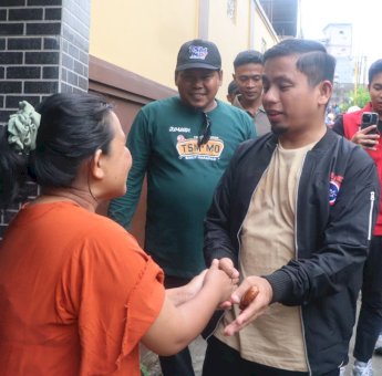 Disambut Haru Warga Bukit Harapan, Doakan Tasming-Hermanto Jadi Wali Kota dan Wakil Wali Kota