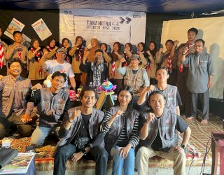Tim Proyek Kemanusiaan UNM Berpartisipasi dalam Kegiatan Takanitra Literasi Fest 2024 Mewujudkan Masyarakat Buta Aksara Melalui Seni Teater