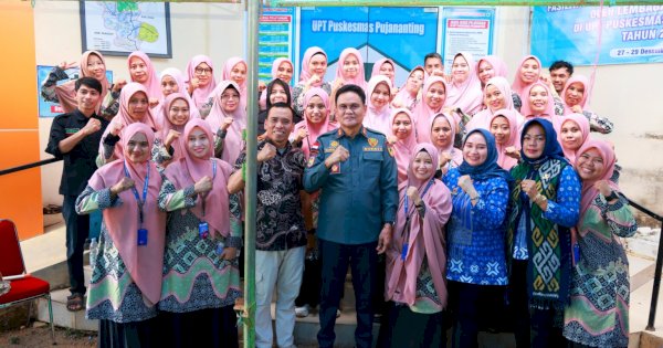Komitmen Tingkatkan Pelayanan bagi Masyarakat, Bupati Suardi Saleh Serahkan 2 Mobil Ambulance ke Puskesmas di Barru