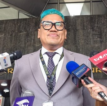 Uya Kuya Sebut Artis Inisial S Tak Pantas Duduk di DPR, Siapa Dia?