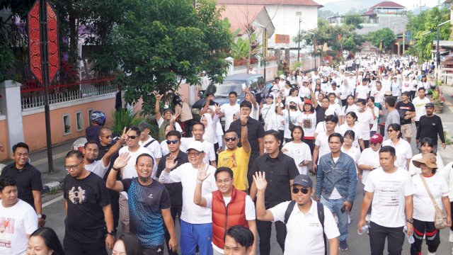 Jalan Sehat Anti Mager, Lintasi Tuas Jalan yang Dibangun Melalui Bantuan di era Andi Sudirman