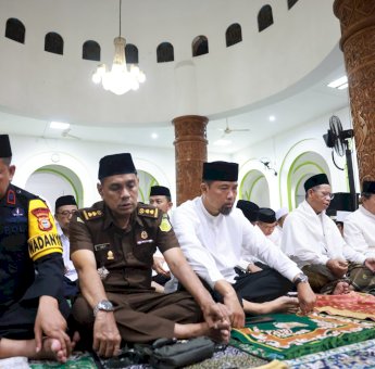 Pjs Wali Kota Arwin Azis Ajak Masyarakat Wujudkan Pilkada Damai di Acara Makassar Bermunajat 2024