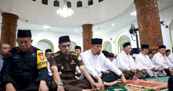 Pjs Wali Kota Arwin Azis Ajak Masyarakat Wujudkan Pilkada Damai di Acara Makassar Bermunajat 2024