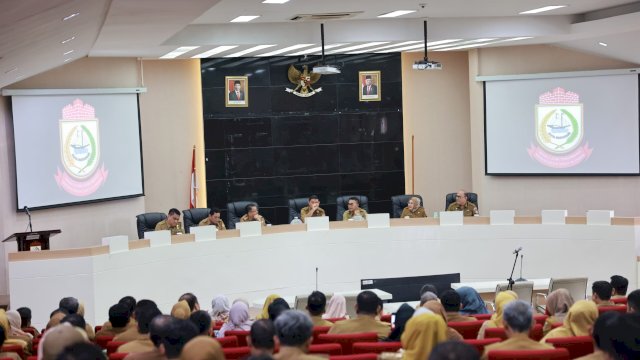 Pjs Wali Kota Arwin Azis Pimpin Rakor Persiapan HUT Kota Makassar ke-417, Dorong Kolaborasi dan Pengabdian Masyarakat.