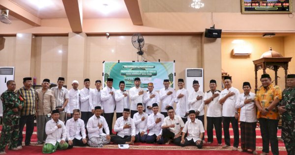 Pjs Wali Kota Makassar Andi Arwin Azis Kukuhkan Pengurus Baru Masjid Al Abrar Periode 2024-2029