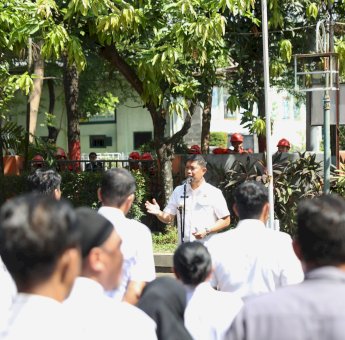 Sambangi Kantor Camat Mamajang, Mariso dan Rappocini, Andi Arwin Azis Ajak Jaga Netralitas dan Sukseskan Program Sabtu Bersih