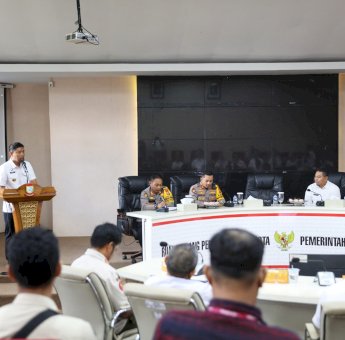 Pj Wali Kota Makassar Buka Rakor Penanganam Masalah Sosial di Simpang Lima Bandara Sultan Hasanuddin