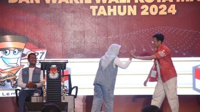 Debat Cawalkot dan Cawawalkot Makassar.