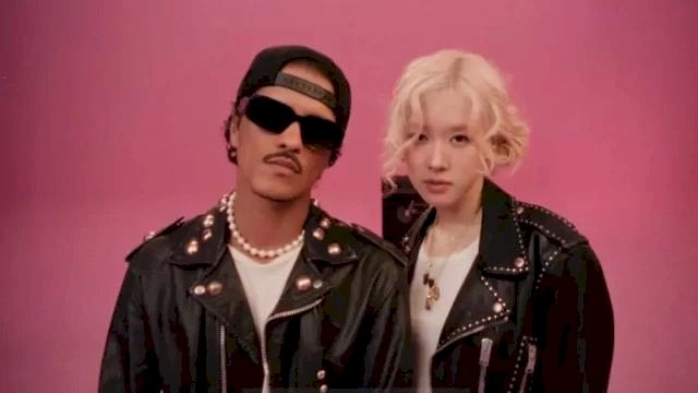 Ros&eacute; BLACKPINK&rdquo; Feat Bruno Mars.(F-INT).