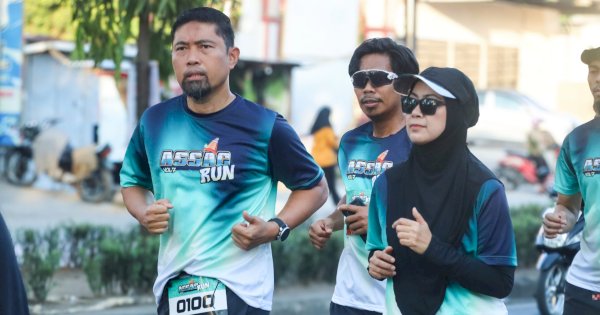 Pjs Wali Kota Makassar Ikut Lepas dan Lari dalam Fun Run AASAC oleh SMA Islam Al-Azhar 12