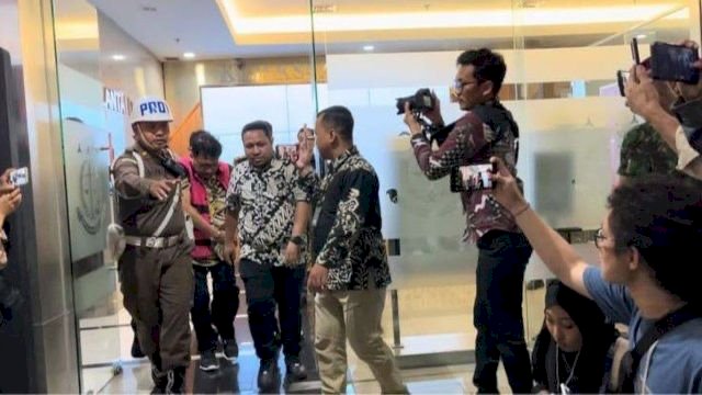 Kejagung Usut Sumber Duit Miliaran Ronald Tannur Suap Eks Pejabat MA.(F-INT)