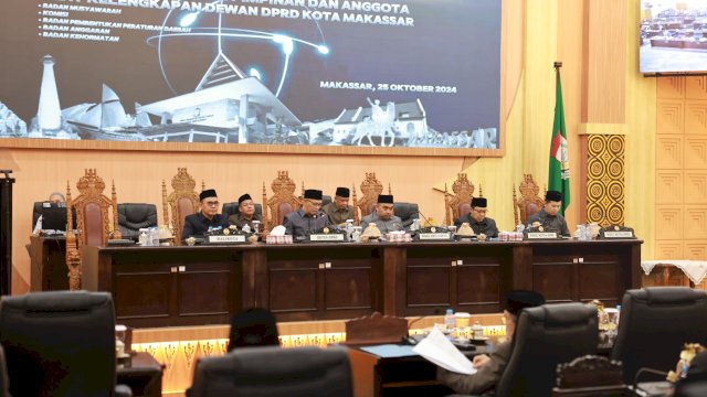 Rapat Paripurna DPRD Makassar tentang penetapan AKD. 