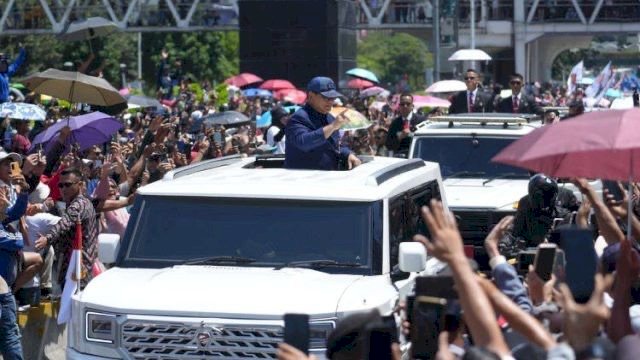 Presiden Prabowo Naik Mobil Maung.(F-INT)