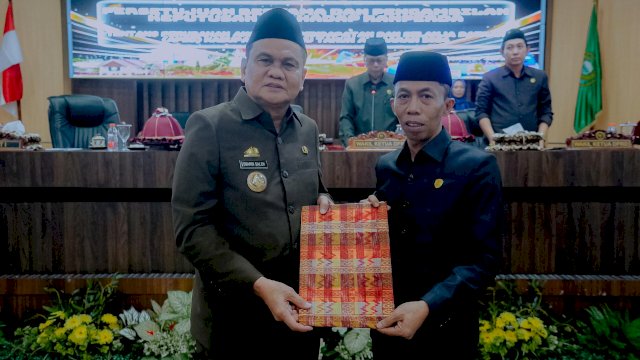 Bupati Barru Hadiri Rapat Paripurna DPRD Persetujuan dan Pengambilan Keputusan Ranperda APBD Perubahan