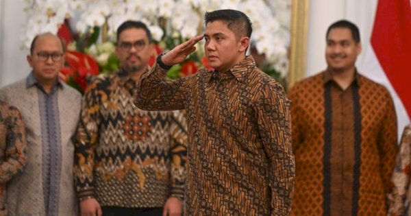 Kadispenad TNI AD Sebut Mayor Teddy Tak Usah Mundur: Seskab Tak Setingkat Menteri