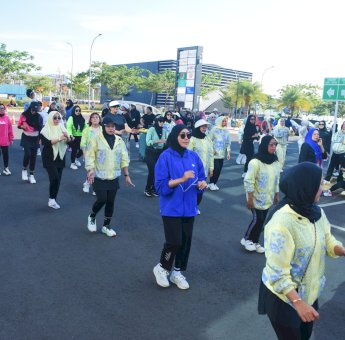 Usai Debat Perdana, Istri Calon Bupati Soppeng dan Tim SUKSES Gelar Senam-Jogging di CPI Makassar