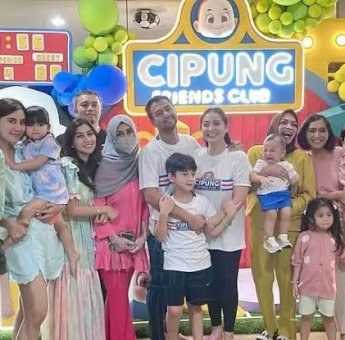Meriah! Ulang Tahun Rayyanza, Nagita Slavina Hadiahi sang Putra Playground di Tengah Mall