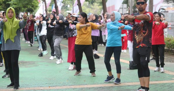 Senam Sehat, Pjs Wali Kota Makassar Tekankan Pentingnya Olahraga