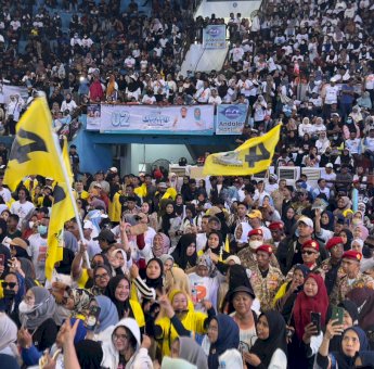 Hujan Tak Jadi Penghalang, Pendukung Andalan Hati Tumpah Ruah di Kampanye Akbar Makassar