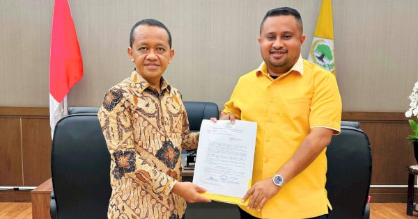 Selamat! Denny Henrry Bonai Ditunjuk Jadi Ketua DPRD Papua Periode 2024-2029