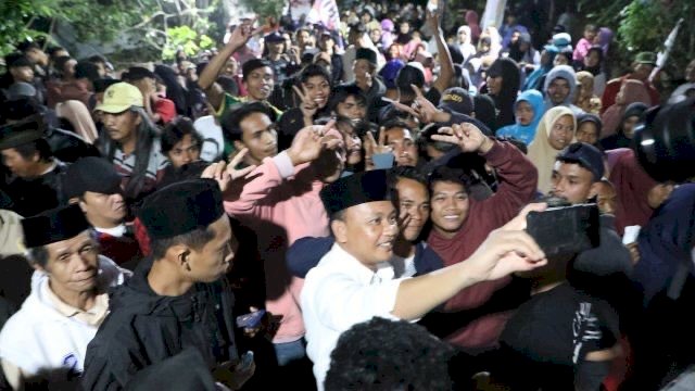 Kunjungan Ilham-Kanita di Pa'bumbungan Disambut Meriah Warga.