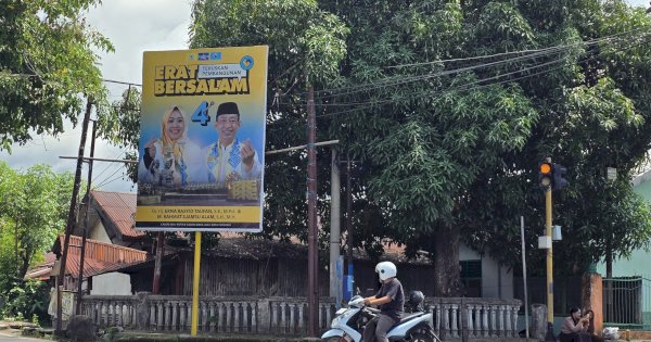 Jangan Ditiru! Reklame Ilegal Paslon Cawalkot Terus Berdiri Tanpa Bayar Pajak, Pemkot Parepare Kecolongan 