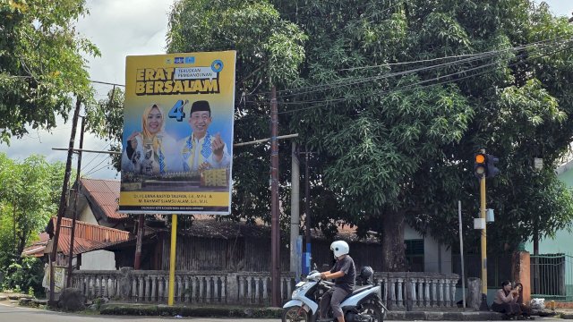 Reklame Ilegal Paslon Cawalkot Dibiarkan Langgar Aturan Pajak.