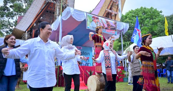 Andi Sudirman-Fatmawati Disebut Pemimpin Peduli Toraja: Dia Keluarga Kita!