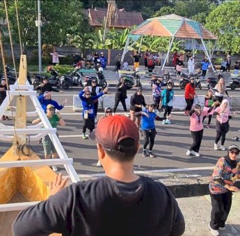 Senam Zumba Bersama Warga, Tasming Hamid Ajak Masyarakat Hidup Sehat