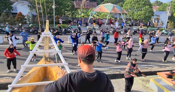 Senam Zumba Bersama Warga, Tasming Hamid Ajak Masyarakat Hidup Sehat