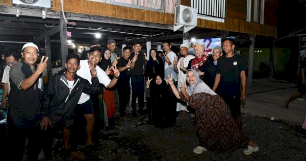 Dari Warkop Hingga Kolong Rumah, RMS Keliling Enrekang Demi Kampanyekan Andalan Hati dan Ucu-Iwan