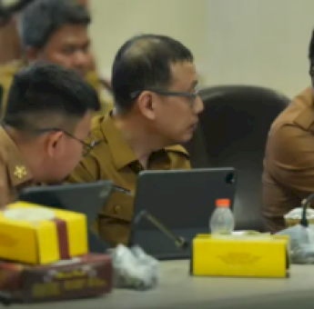 Sekretaris Bapenda Hadiri Rapat Pendapat Fraksi di DPRD Makassar
