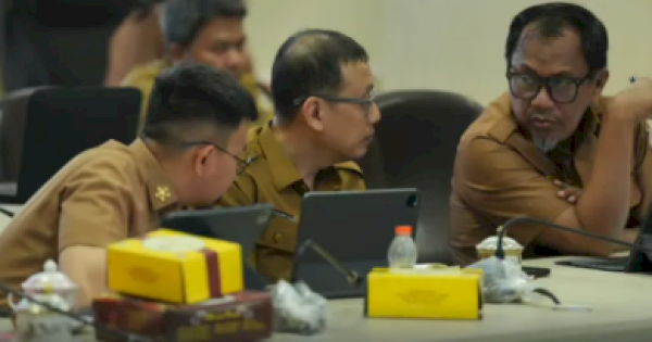 Sekretaris Bapenda Hadiri Rapat Pendapat Fraksi di DPRD Makassar