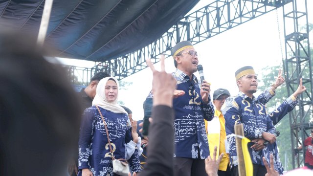 Pasangan PASMI (Paris Yasir-Islam Iskandar)