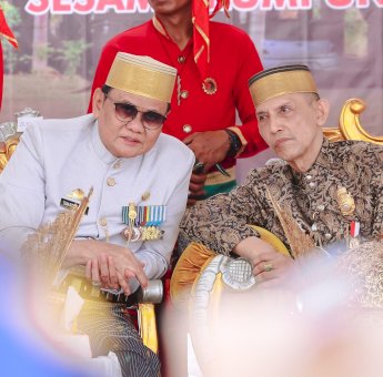 Bupati Barru Hadiri Pengukuhan DPP KRKB WPLMPPB di Saoraja Lapinceng
