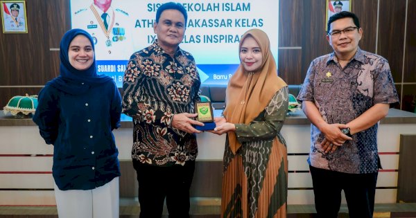 Bupati Barru Sampaikan 10 Kunci Sukses ke Siswa(i) SMP Islam Athirah Makassar