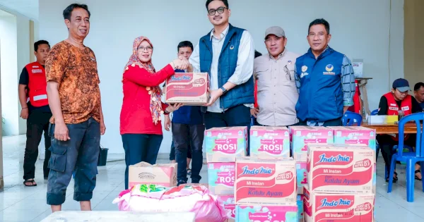 Legislator NasDem Teguh Iswara Salurkan Bantuan untuk Korban Banjir Kabupaten Barru: Saya Turut Prihatin!