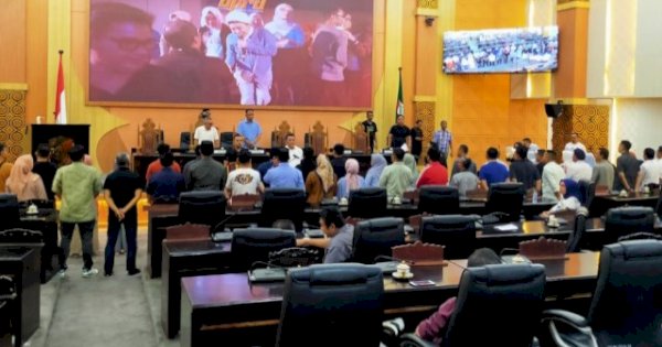Sekwan DPRD Makassar Pandu Gladi Bersih Pelantikan 50 Anggota Terpilih