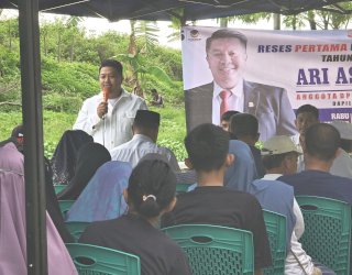 Jaring Aspirasi, Ketua Fraksi NasDem Ari Ashari Ilham Terima Keluhan Warga soal Ambulance hingga Lahan Pekuburan